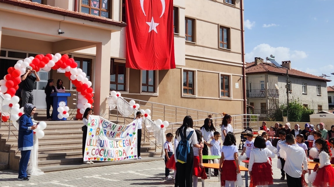 23 NİSAN OKULUMUZDA COŞKUYLA KUTLANDI
